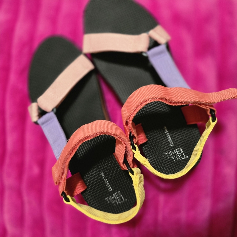 Sandles